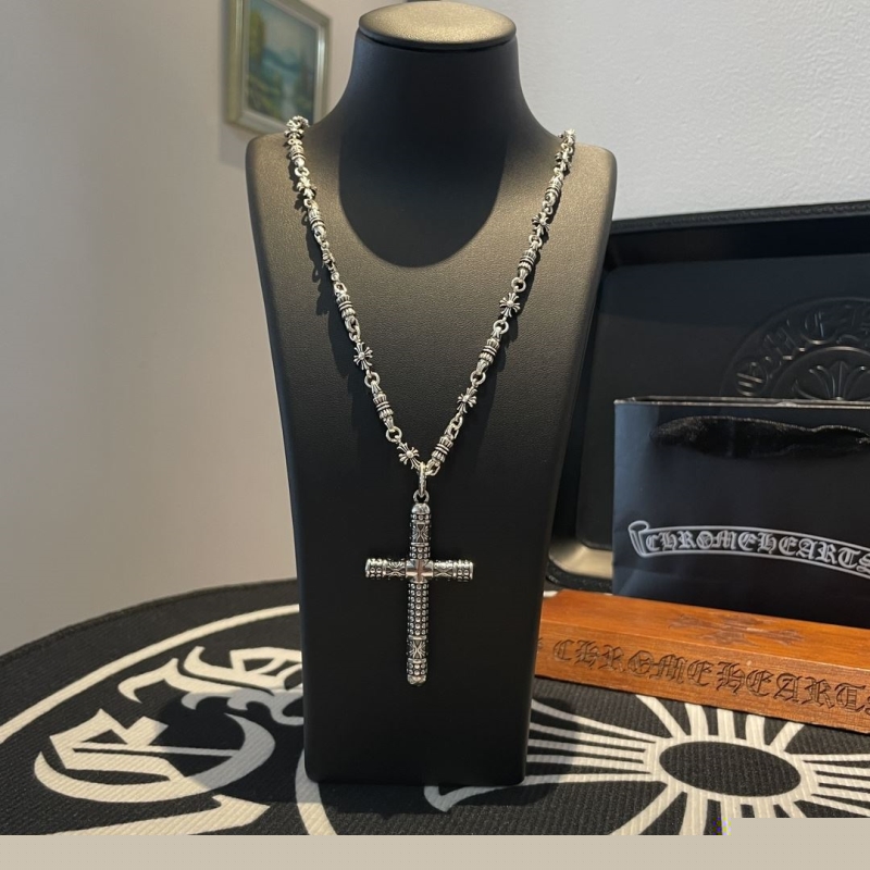 Ch**me He**ts necklaces